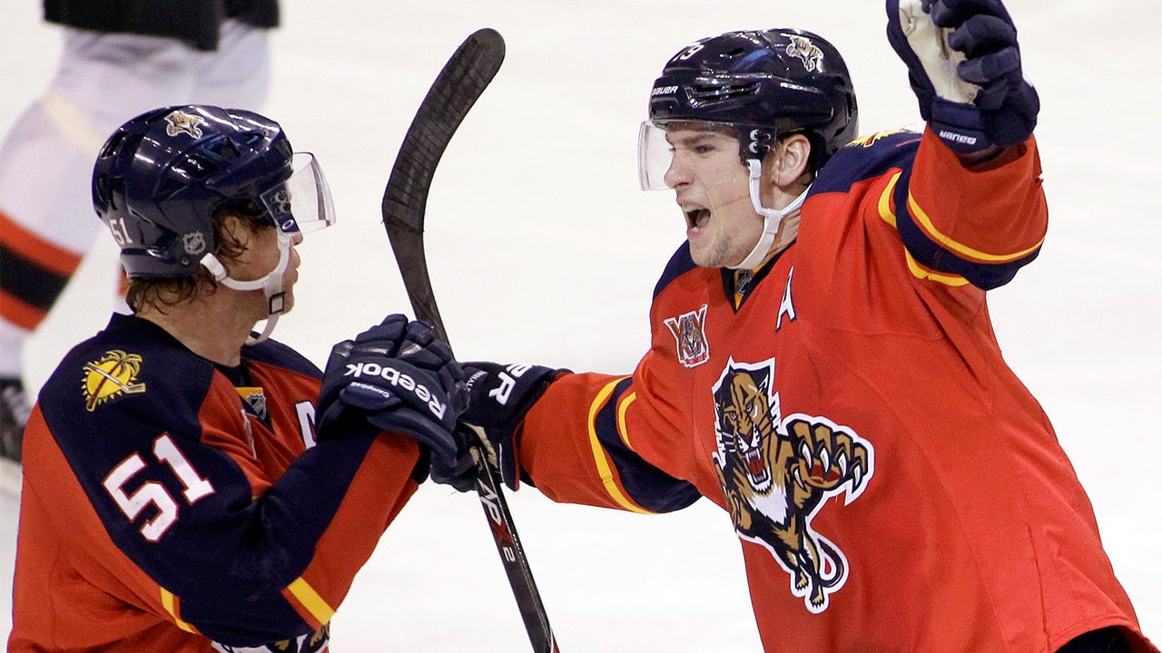 Upshall goal in third period helps Panthers rally past Devils